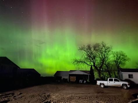 aurora borealis in michigan tonight
